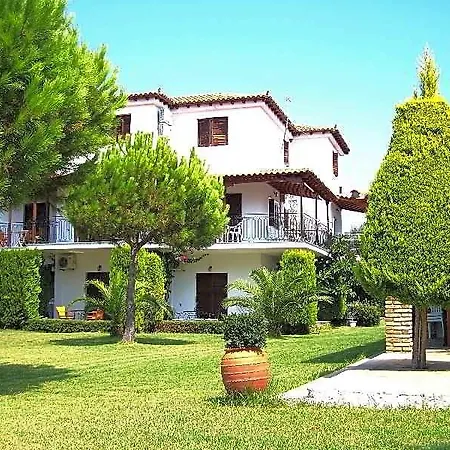 Otel Polytimi İskados